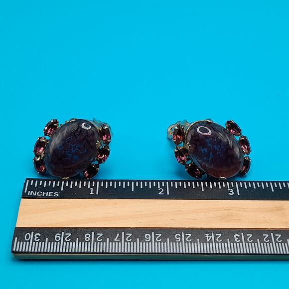 Vintage Purple Glass Rhinestone Clip Earrings, Gold Tone, 1 1/4", 1950s - Picture 9 of 10